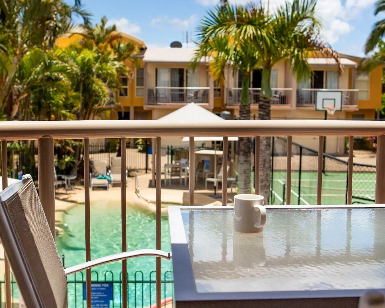 Апарт-отель Coolum Beach Getaway Resort